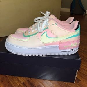 Womens 8.5 Nike shadow forces